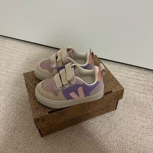Toddler pink and purple veja sneakers runs small size US 6 but fits like 5